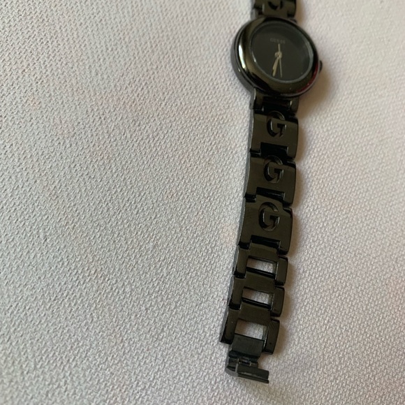 Black small watch: guess - Picture 2 of 6